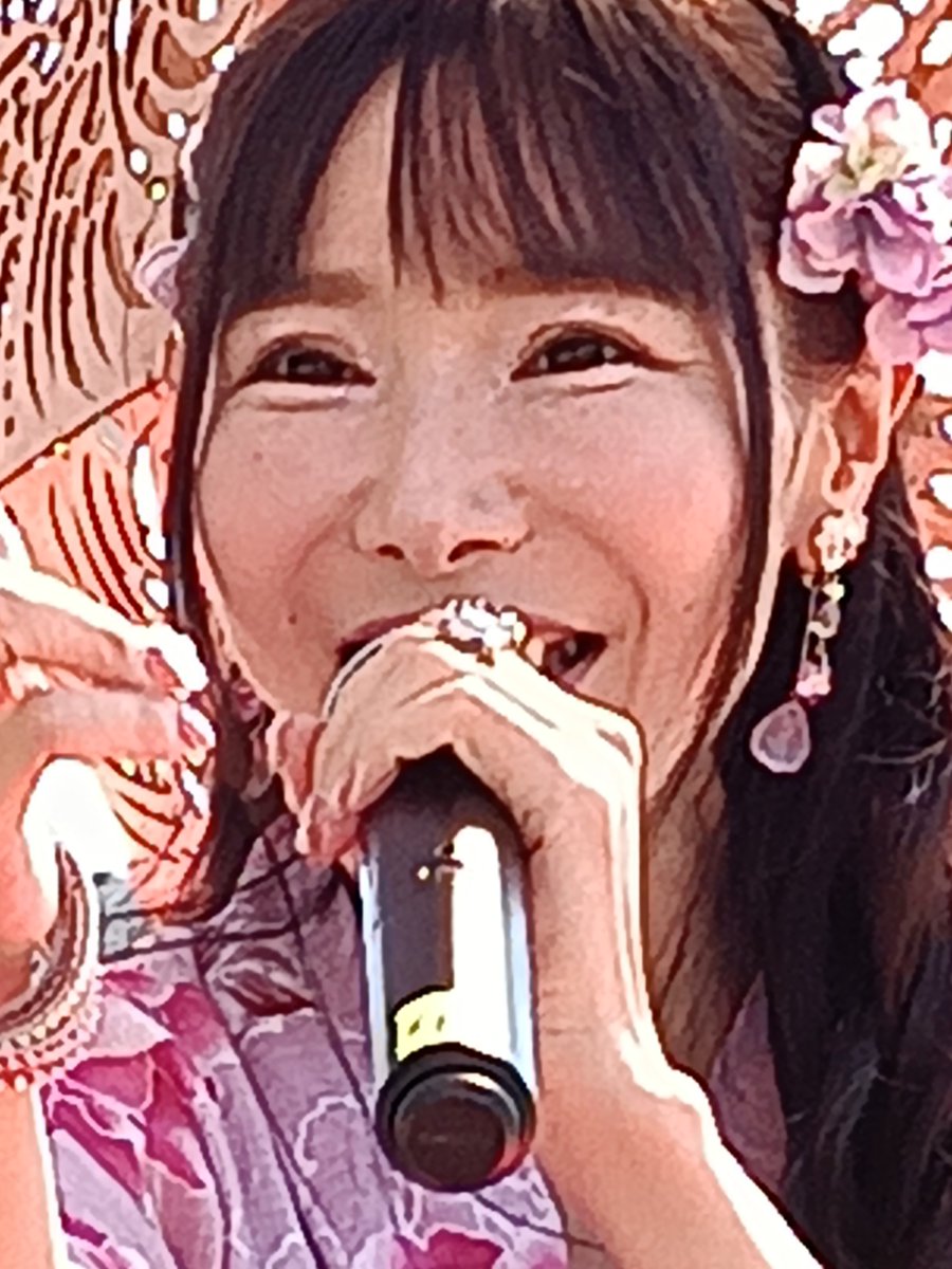train_bleu's tweet photo. うえの夏祭りにて、さちみんこと福永幸海。ピンク🩷の浴衣👘がとってもお似合い。もちろん、ライブも最高潮で、ハート♥️にストライク🎯💘 https://t.co/om0gA30CaW
