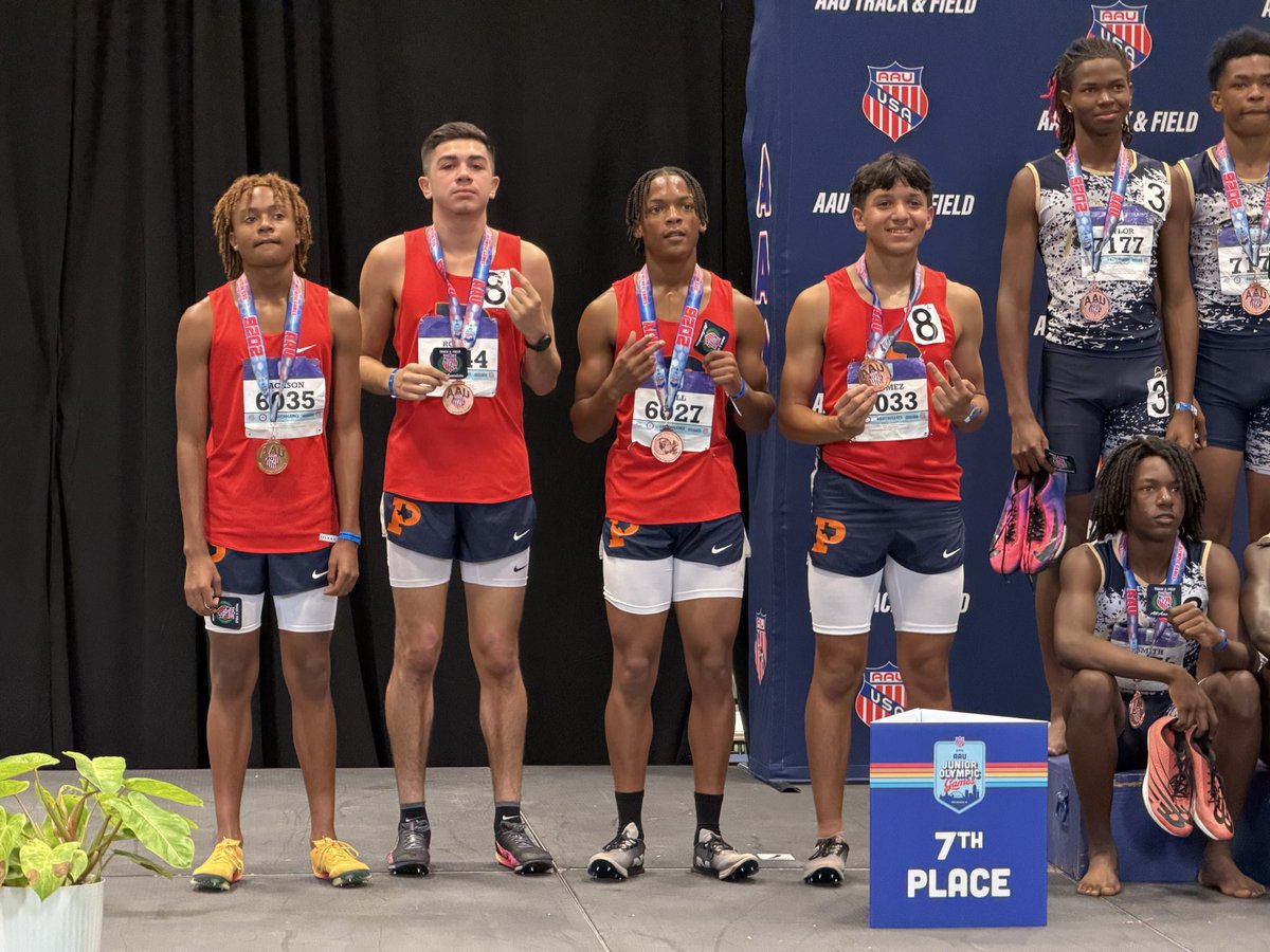 dobie_xc's tweet photo. Jordan Roman and his 4x800 team 
ALL-AMERICAN STATUS 
CONGRATULATIONS to you and your squad 🤘🔥🏆 https://t.co/uBcfakM4iP