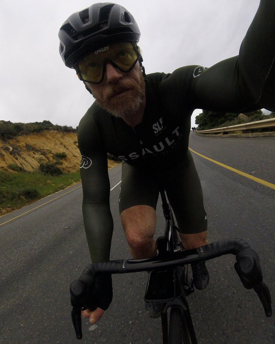 Sean_Sako's tweet photo. Took my vintage Oakley Eyeshades out for a spin today. ‘Twas good!
Here is the ride on @Strava https://t.co/4GnrYdeDQl
#OakleySi #BrytonSport #Prologo https://t.co/27xwz1htVz
