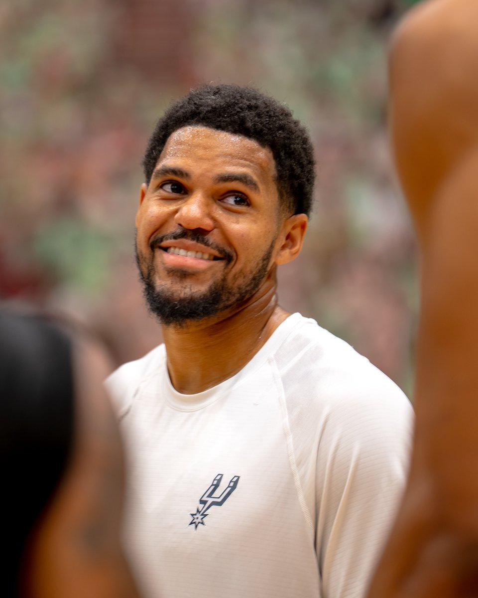 spurs tweet picture