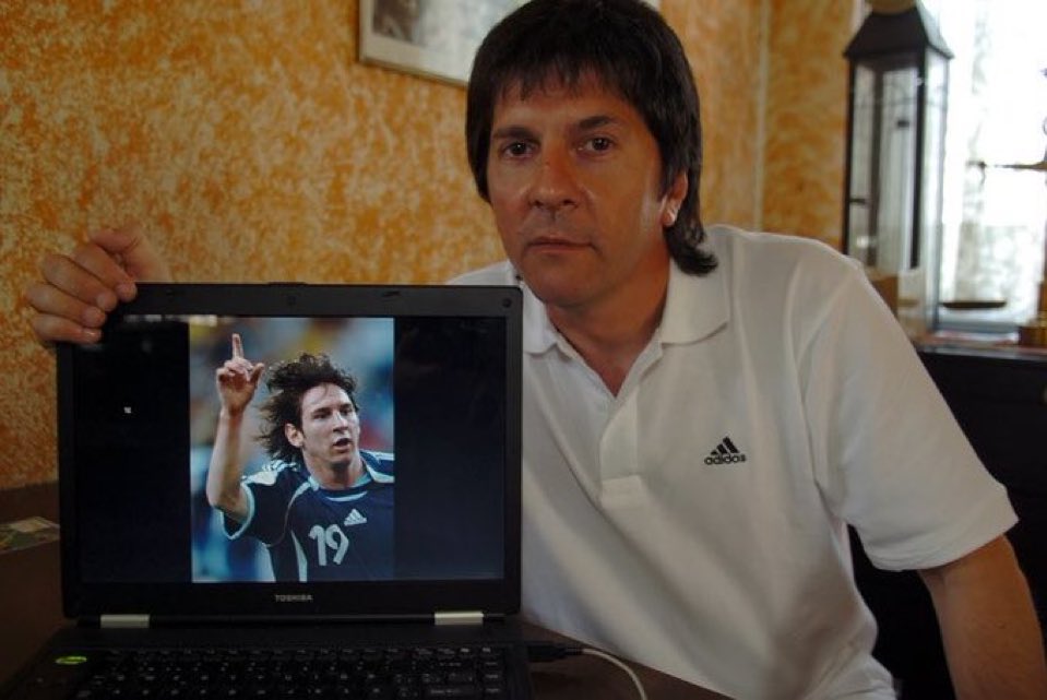 AbsoluteMxssi's tweet photo. Messi has always said his dad was his biggest fan 💔 https://t.co/725qfJUnab