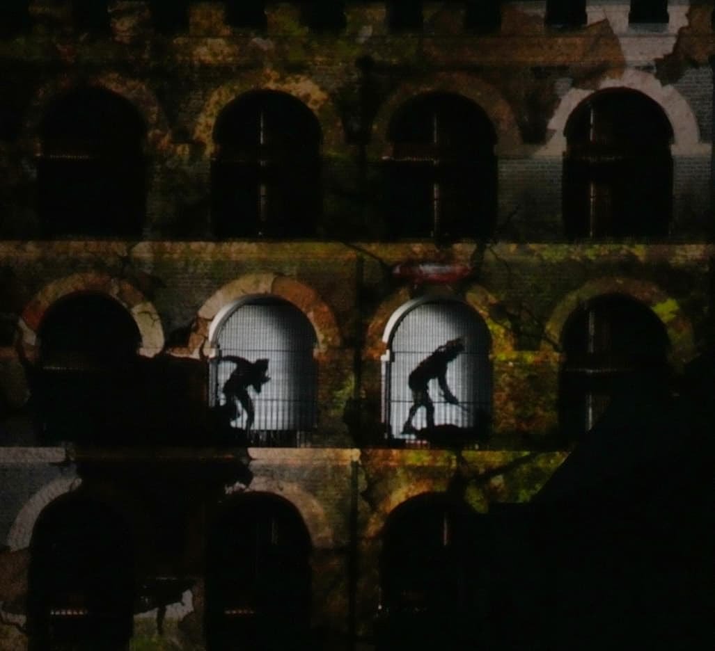 airnewsalerts's tweet photo. Vice President C.P. Radhakrishnan also witnessed the Light and Sound Show at the #CellularJail depicting the heroic saga of the freedom struggle. https://t.co/nI24MLPen5
