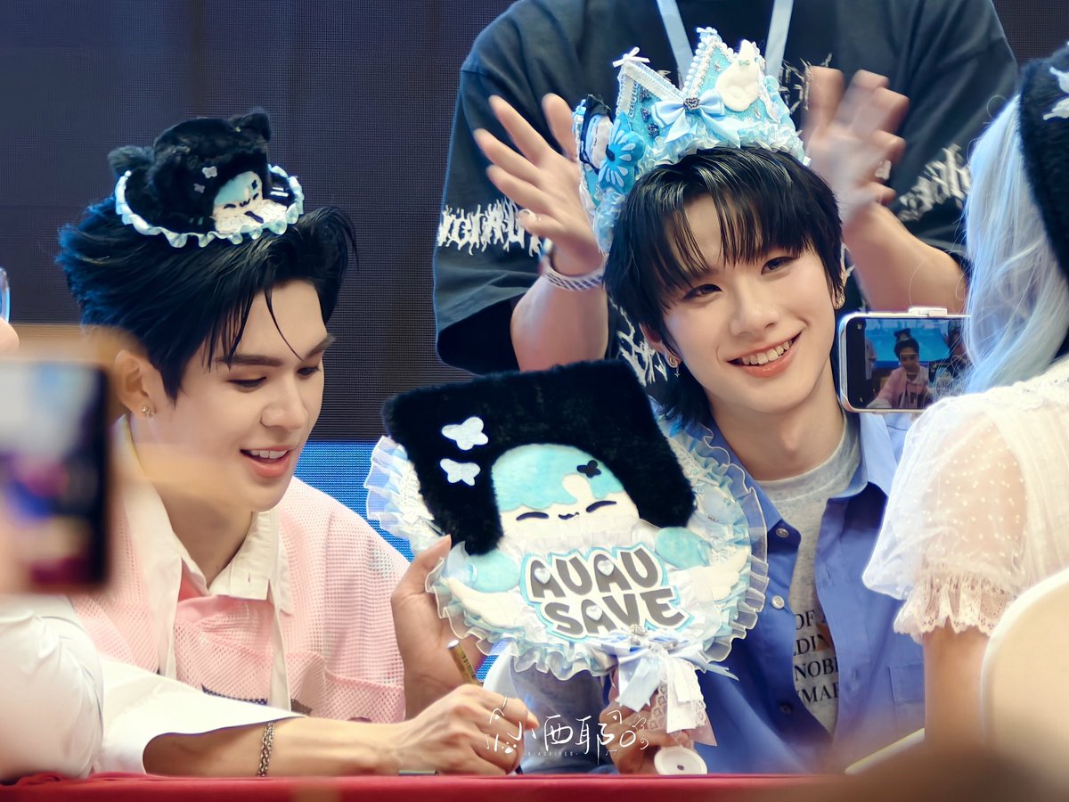 iiiiiauausave's tweet photo. Auausave and Mhii praew🥰🫳🏻
@Auautnp @savewrg @MhiiPraew_DMD 
MEET AUAUSAVE IN SUMMER
#AuauSaveMeetYouinSummer
#อู่อู๋เซฟ #auausave #savewrg
#mhiipraew https://t.co/Gu4q9K8Mr2