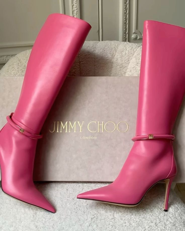 Mimiboards's tweet photo. Jimmy Choo Boots https://t.co/FS0FIJdGfr