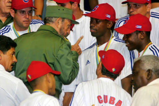 AdaCmkc's tweet photo. #Fidel: Fidel defensor del deporte
 #100AñosConFidel https://t.co/Xqr64xmOTI