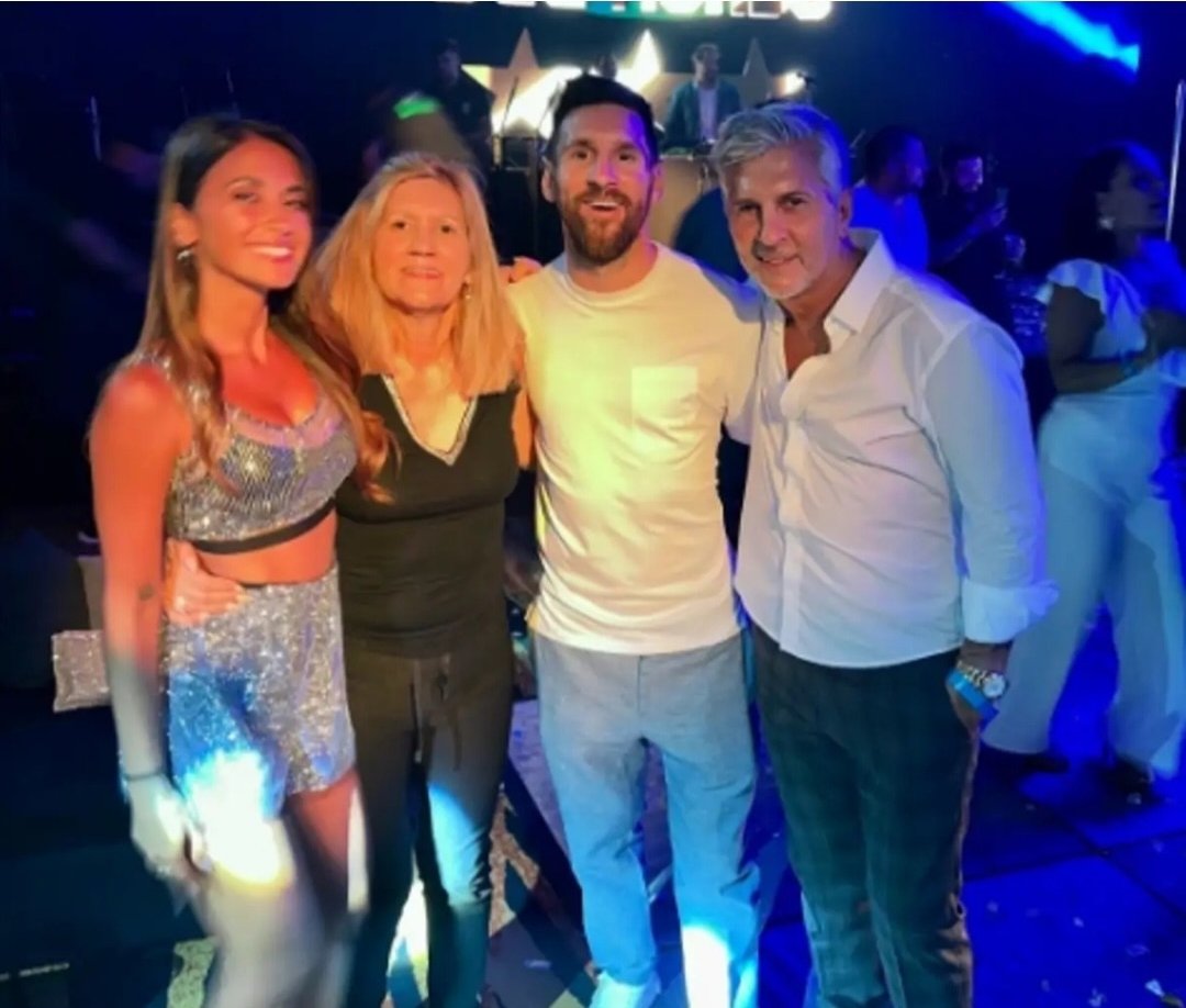 NicoMai10's tweet photo. A los 68 años Murió Jorge #Messi, papá de Lionel.

Estaba internado en una clínica en Rosario.
Atravesaba una dura enfermedad.

QEPD. Mucha fuerza para toda la familia. https://t.co/jsvPvduY8v