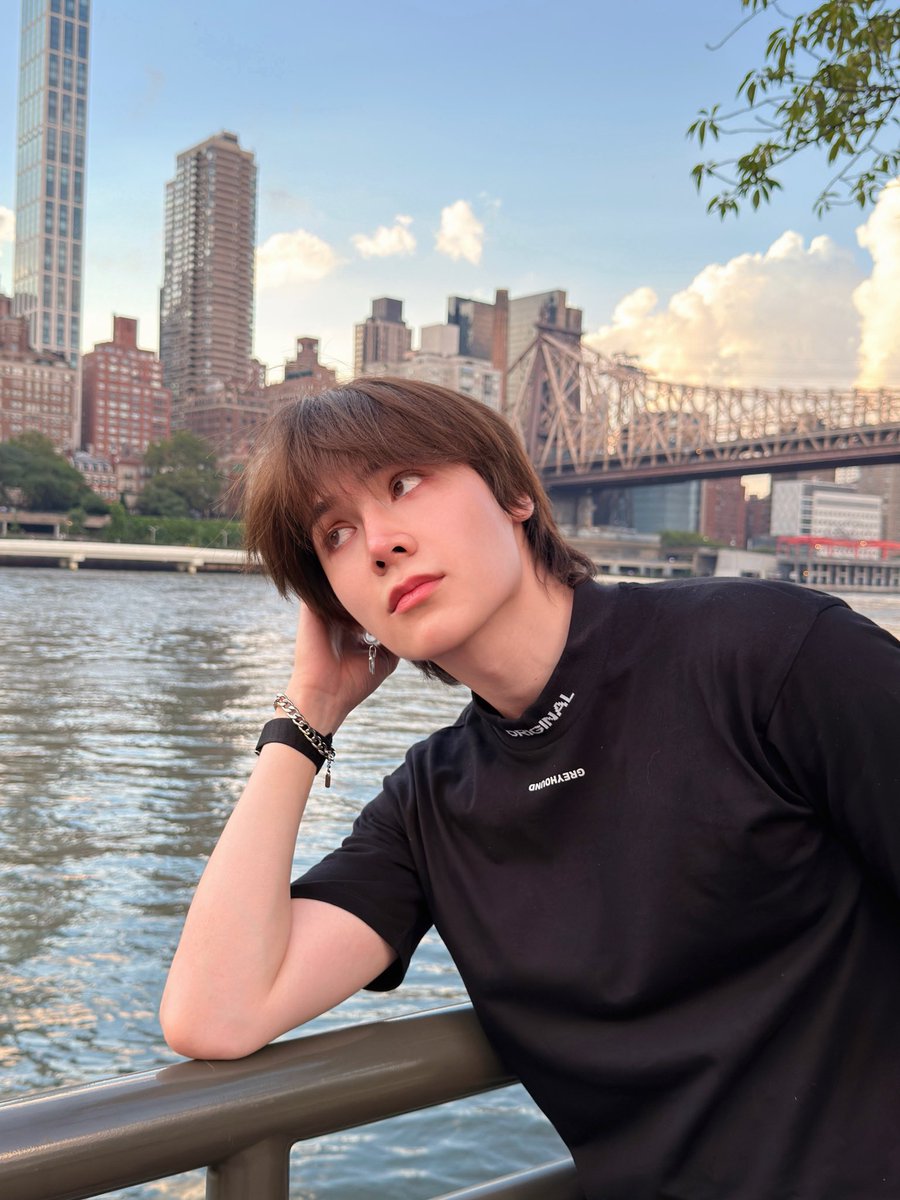 peatwasu's tweet photo. It's New York 🏙️ https://t.co/IR7OK8xUCB