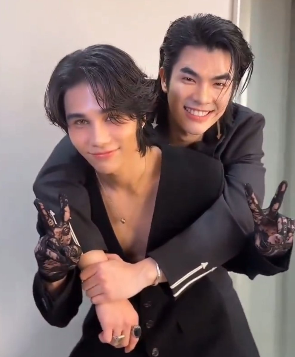 maybelips's tweet photo. them😖 https://t.co/KhgOgCJywB