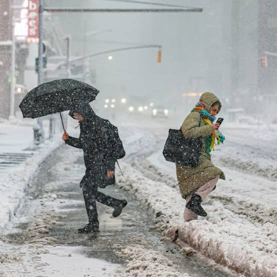 Olivia123B's tweet photo. Farmers’ Almanac 2026 / 2027 Winter Weather Forecast
News Link: https://t.co/mDwZVoxXab
#FarmersAlmanac
#Winter2026
#Winter2027
#WinterForecast
#WeatherForecast
#WinterWeather
#SnowForecast
#ColdWeather
#StormSeason
#WinterStorm
#Snow
#FreezingWeather
#SevereWeather https://t.co/SbeNn3NKG4