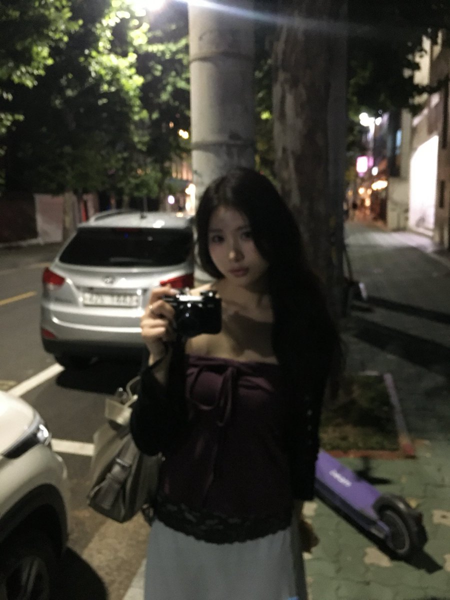 cilantrofr's tweet photo. 친구랑 홍대에서 여자놀이 하구 왔어요!!! 더워서 녹아내리는 것만 같았어 💦 https://t.co/qVfzXv8lCn
