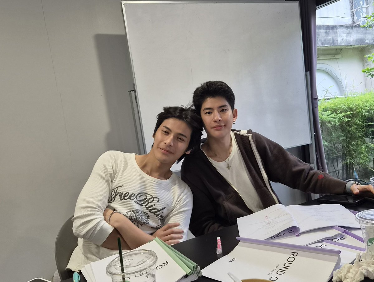 markohmmo's tweet photo. boyfriends 🫠 https://t.co/R39um40KkH