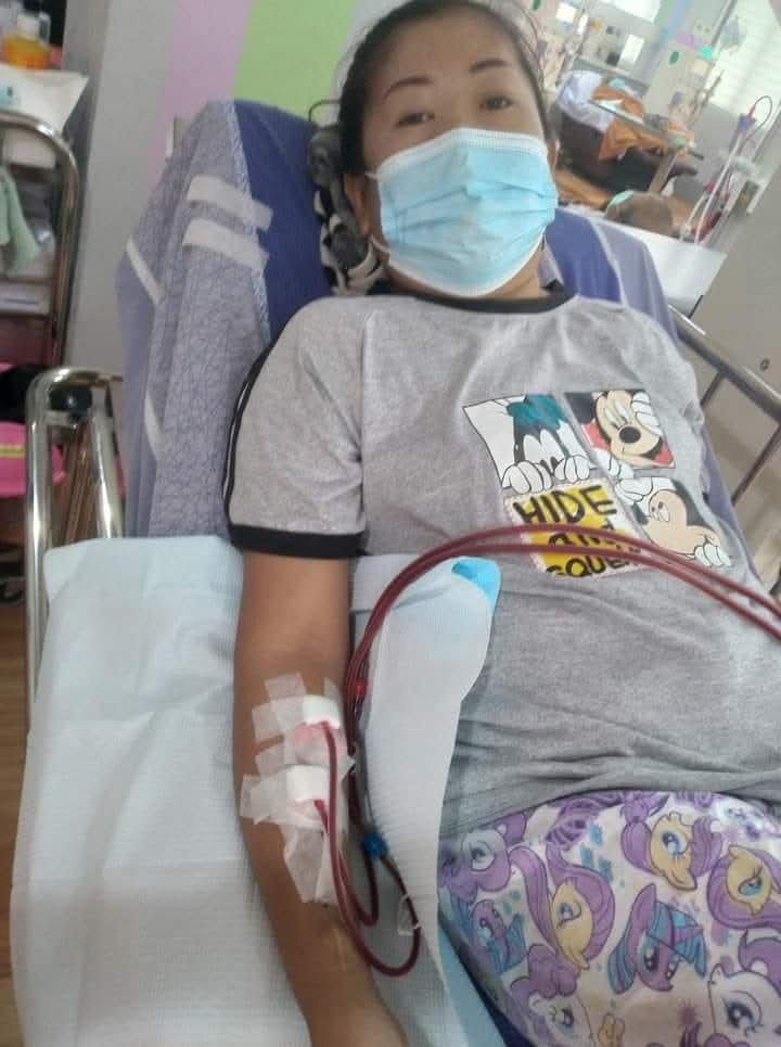 il_LoVe_li's tweet photo. ทวิตบอกบุญค่ะ

คุณเหมียวเป็นผู้ป่วยไตระยะสุดท้าย ต้องฟอกไตอาทิตย์ละสามครั้ง พิการติดเตียงและทีโรคแทรกซ้อนอีกหลายโรค ตอนนี้อยู่กับลูกชายที่ป่วยเป็นจิตเวชอารมณ์ขึ้น ๆ ลง ๆ เนื่องจากติดเตียงจึงไม่สามารถขายของได้จึงมีความลำบาก

สิ่งที่ขอรับบริจาคมี
1.แผ่นรองซับ
2.กระดาษทิชชูเปียก
3.กระดาษทิชชูแห้ง
4.ข้าวสาร/อาหารแห้ง
5.อาหารเสริมสำหรับผู้ป่วยโรคไต

ที่อยู่สำหรับจัดส่ง 

ฐิตารีย์ เพ็ญสวัสดิ์
132/62 ถ.ทุ่งสง-ทุ่งใหญ่ ม.2 
ต.ชะมาย อ.ทุ่งสง 
จ.นครศรีธรรมราช 
80110 
โทร 0655910151 ค่ะ

ทางผู้ป่วยเคยติดต่อ พม.เพื่อขอความช่วยเหลือไปแล้วเมื่อ 2 ปีก่อน แต่ทางนั้นบอกงบหมดค่ะ