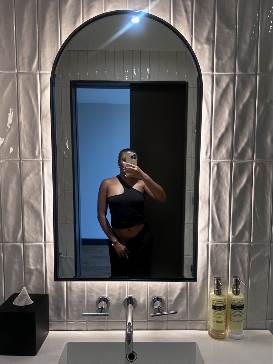 MelReneeStyles's tweet photo. Bye D.C 🖤 https://t.co/OxozyxkNQE