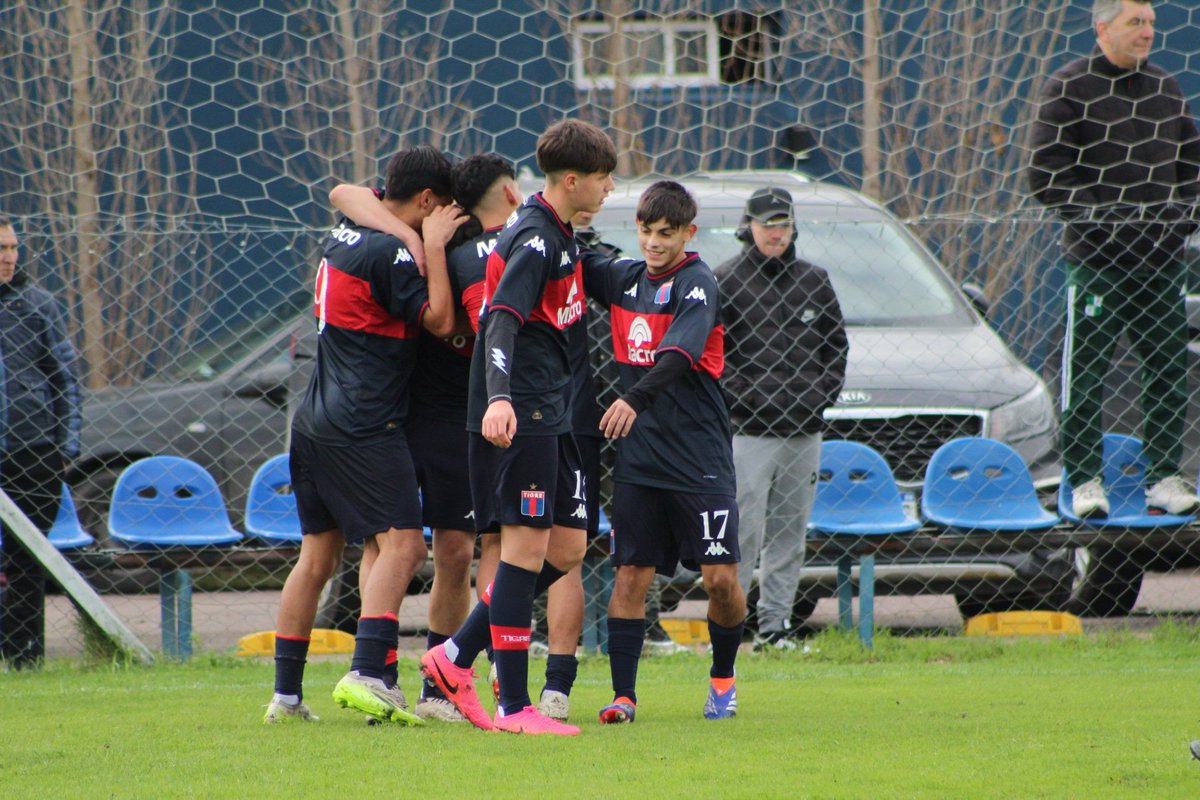 TigreJuveniles's tweet photo. #7ma | ¡GANÓ TIGRE! 🐯
Tigre 1️⃣-0️⃣ Banfield
⚽️ Sodero
#VamosLosPibes 🔵🔴🔵 https://t.co/aboKP5sPFv