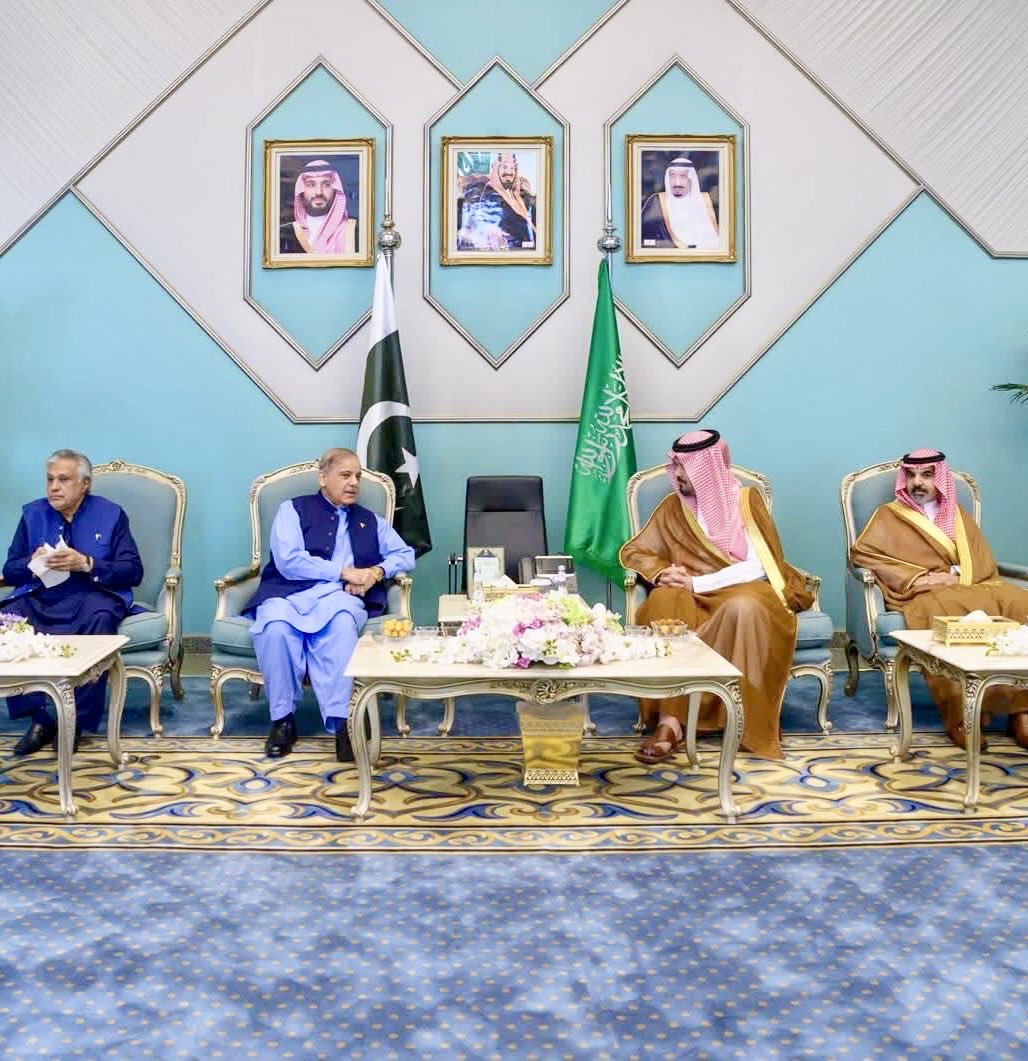 MIshaqDar50's tweet photo. Departed from Madina Munawwara for Pakistan this morning, with deep gratitude, humility and resolve, after completing my visit to Jordan and accompanying Prime Minister @CMShehbaz and Chief of Defence Forces Syed Asim Munir on the visit to Saudi Arabia.

In Jordan, I reiterated Pakistan’s steadfast support for the Palestinian people and their inalienable right to an independent, sovereign State of Palestine, with Al-Quds Al-Sharif as its capital, in accordance with international law. We reaffirmed the special significance of Occupied East Jerusalem and Al-Aqsa Al-Sharif, at the heart of the Muslim Ummah, and our collective responsibility to safeguard their sanctity.

The visit to Saudi Arabia was deeply spiritual and consequential. The historic Pakistan-Saudi Arabia-Türkiye Trilateral Makkah Joint Defence Agreement marks a significant new chapter in our enduring bonds of brotherhood, strategic partnership and shared commitment to peace, security and stability.

Visiting the Haramain Sharifain, performing Umrah and praying inside the Kaaba and the Inner Chamber in Masjid an-Nabawi ﷺ in Madinah Munawwarah was a profound spiritual blessing. Humbled and grateful, I pray that Allah Almighty SWT blesses Pakistan, protects our people and guides us in our service to the nation. Ameen.