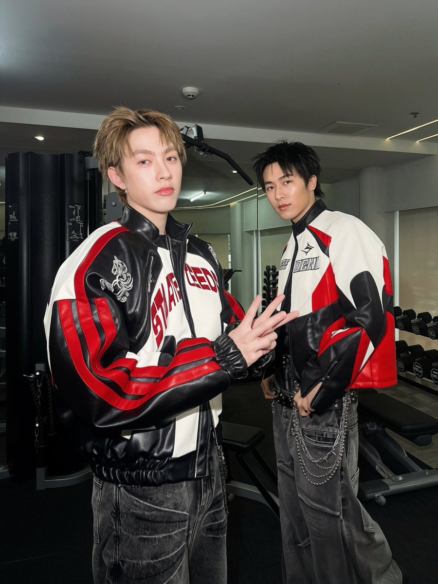 memooying's tweet photo. รูปคู่ในรอบ 2516 ปี https://t.co/tseYgyjCKF