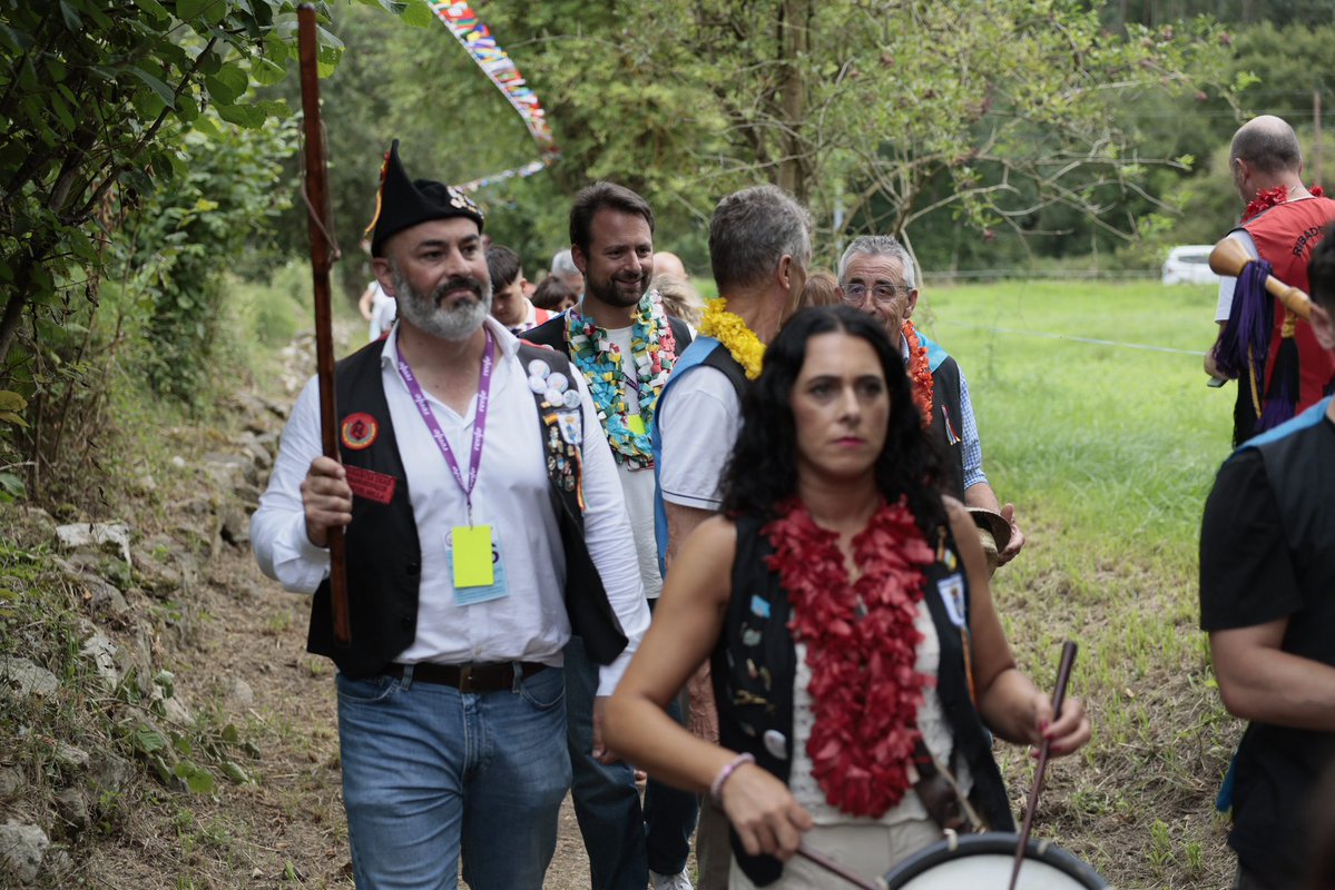 PP_Asturias's tweet photo. 💙💛💙 Asturias vuelve a celebrar una de sus grandes citas. 
El Descenso Internacional del Sella es mucho más que piragüismo, también es cultura, fiesta, amistad y orgullo de nuestra tierra.
¡Viva Asturias!  ¡Vivan las piraguas! https://t.co/LKHJhid0oU