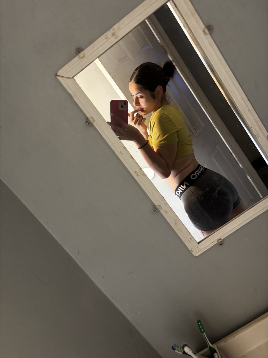 exotikkitty's tweet photo. Heyy guys🤗 i missed yall! Im still seeling content i promise to be more active on here repost for mee!! 🥰 dm me to get blessed https://t.co/UTh52mLa9r