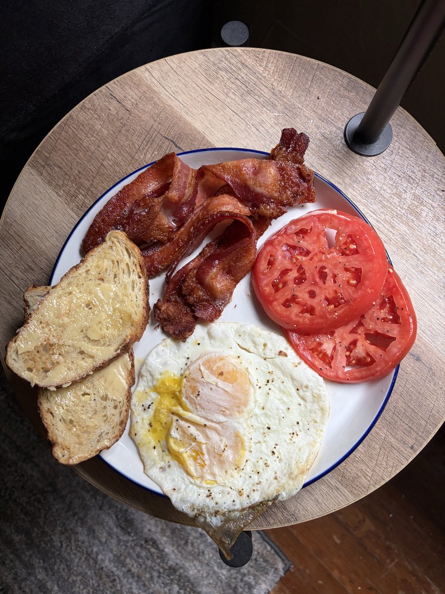 quillbox's tweet photo. I made breakfast say you’re proud of me https://t.co/yxmKWjuNYA