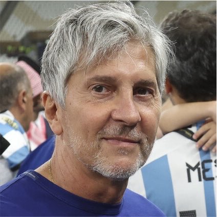 updatecultura's tweet photo. Jorge, pai de Lionel Messi, morre aos 68 anos. https://t.co/S6NCsesOlc
