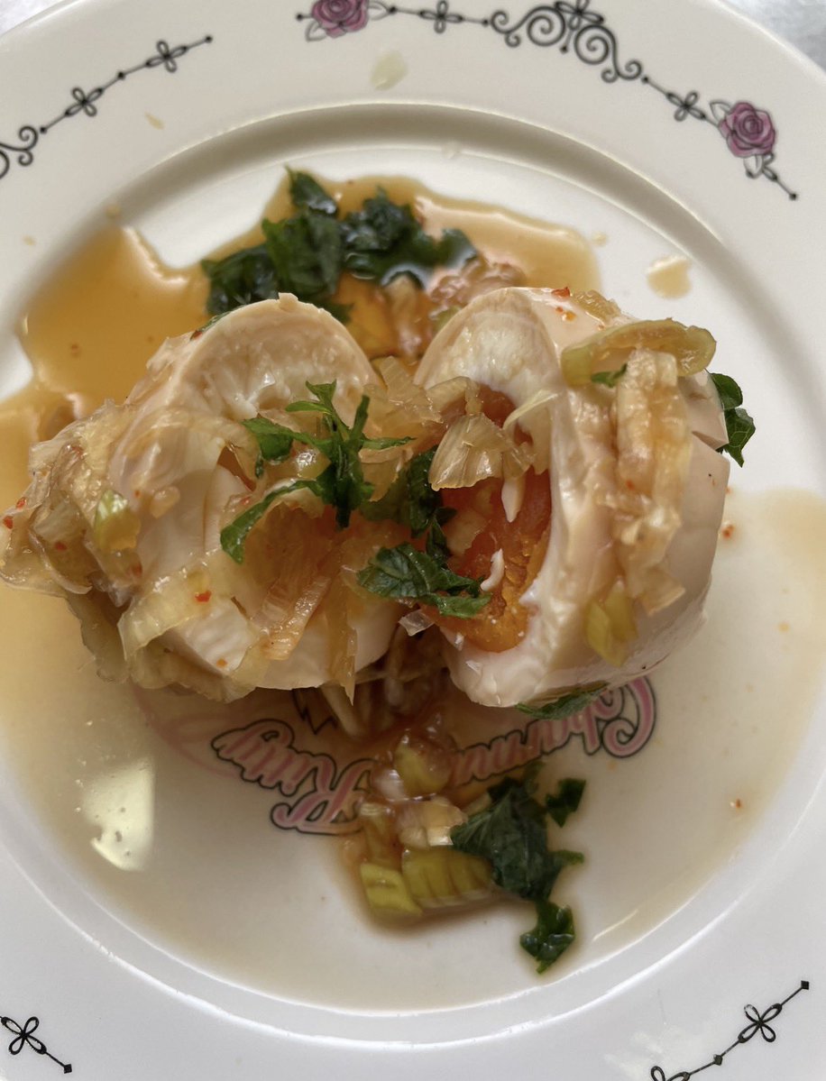 antiroteaparty's tweet photo. 昨日漬けておいた麻薬タマゴ🥚
ちゃんと中まで染みててうまそげ！
今日のおつまみ😋 https://t.co/SupBfBxyTZ