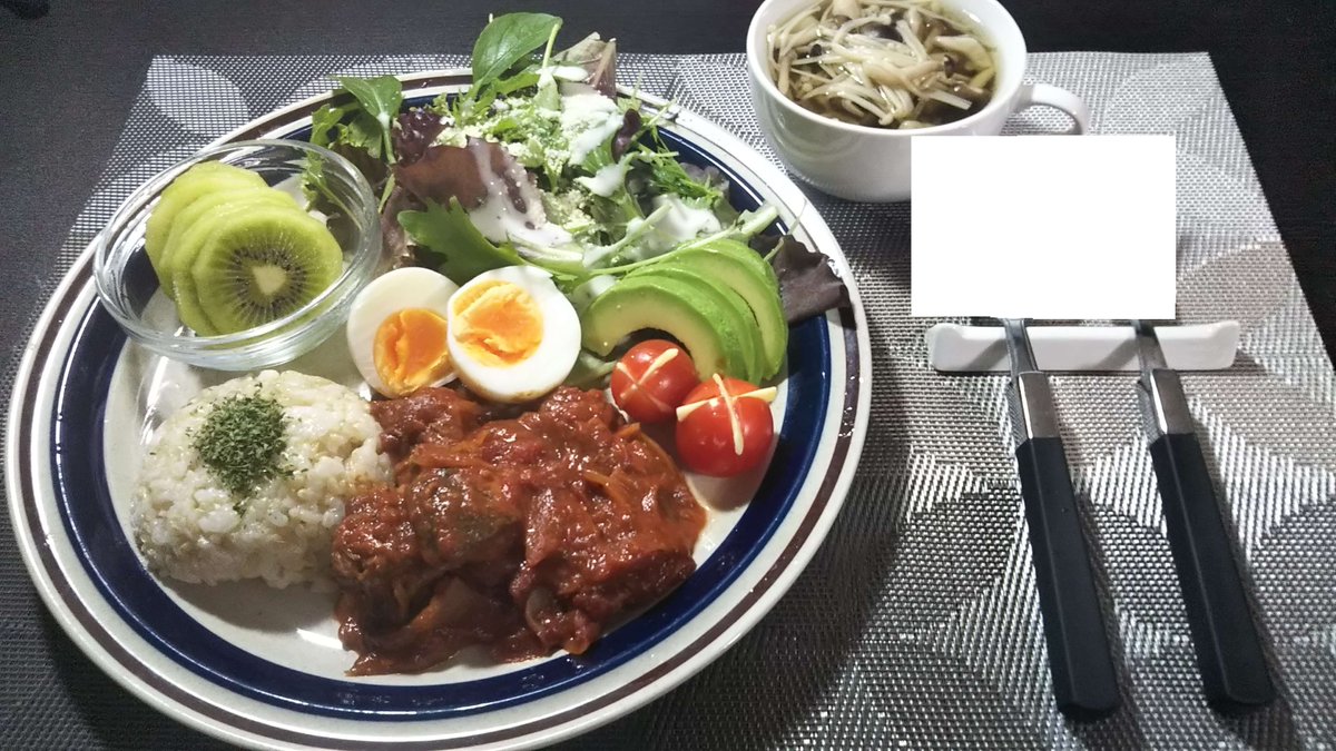 aa_usamaru's tweet photo. 過去の写真見ると昔の自分(2018)は料理頑張ってたんだなーって…
もう今となっては絶対作ることはない！
手抜き料理万歳٩( ᐛ )و https://t.co/exMH6dzl3B