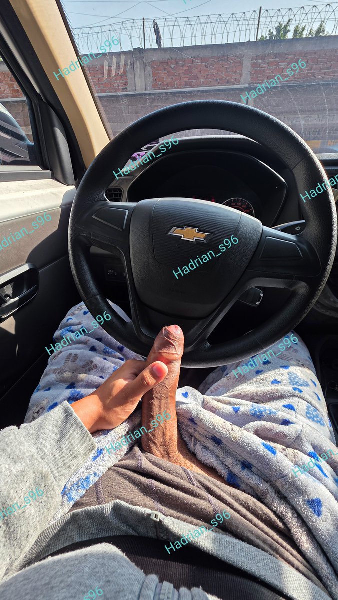 hadrian_s96's tweet photo. @OlimpoDeDiosass Quien se sube a dar la vuelta conmigo? 🤭 https://t.co/crbu3DnVod