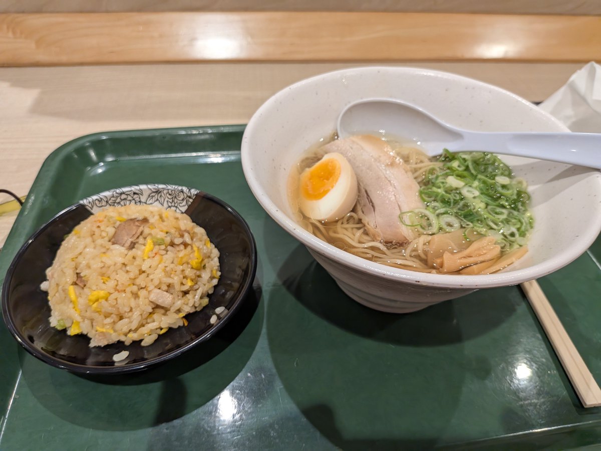nyarpon's tweet photo. 小腹がすいたのでネオパーサ岡崎で塩ラーメンとミニ炒飯セット
ホントにミニだったけどお腹いっぱい
#清水サポ名古屋遠征 https://t.co/8jmHS6XP4p