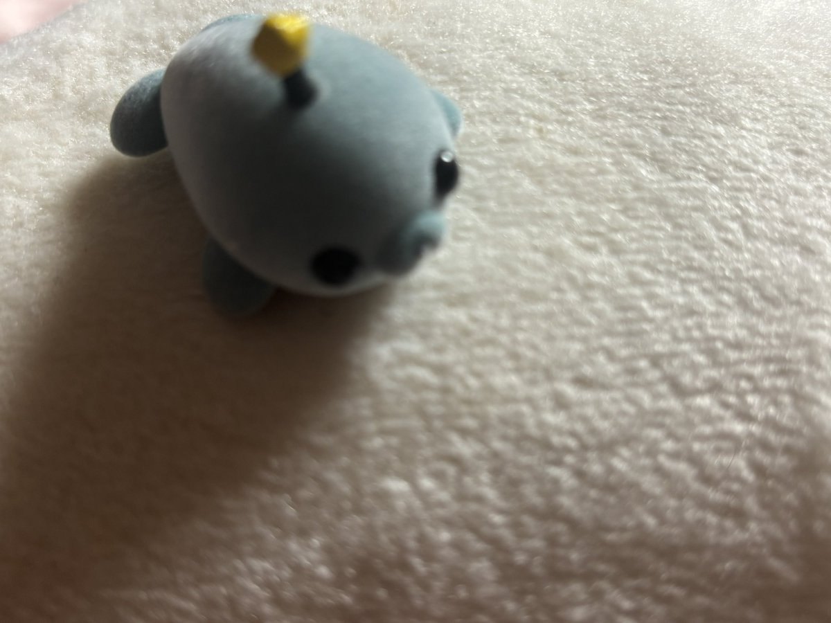 Sakuyomi_C402's tweet photo. 昨日やったガチャ！ミニポーチに入れたよ！🦭⭐️
包丁持ちタマがいちばん欲しかったんだけど全然出ず…！😭
5回目でやっと退化タ��が来たのでそこで止めてきた…これ以上は出なそうで…。😅
出勤拒否かな😂😂😂
キャベツとしゃちょうが2個ずつになってしまったな…。😅 https://t.co/bdnMiwJxXO