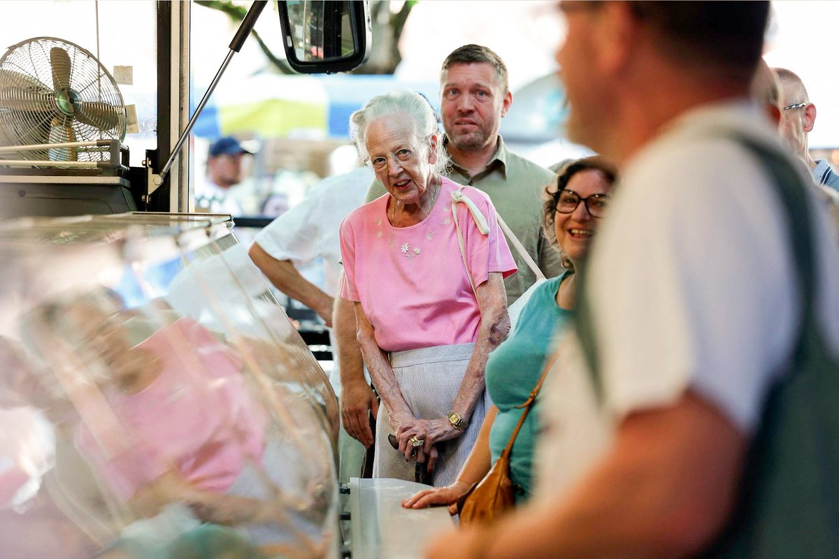 crownandjordan's tweet photo. Her Majesty Queen Margrethe has been seen visiting a market in Cahors, south-west France, following a summer stay at Gråsten Palace in South Jutland.

Queen Margrethe has now begun her stay at Château de Cayx, The Royal Family’s long-standing base in France. https://t.co/nNQfGOjnCx