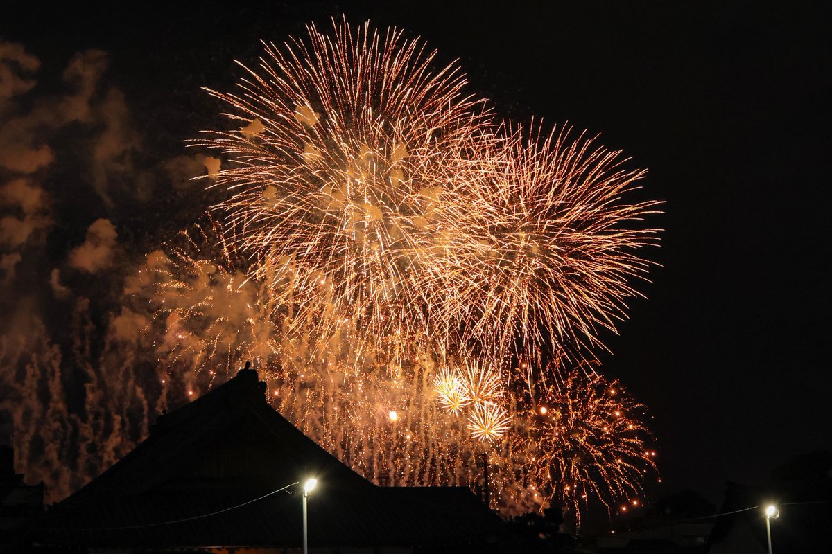 rsmr_112's tweet photo. プリンかき氷食べて、川で涼んで、花火見た一日📸
夏満喫🎇！
（手持ちでも意外といけた花火撮影） https://t.co/EehsLevafx