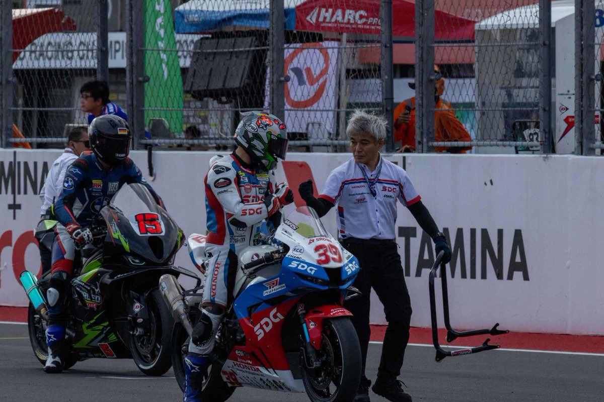 keito_abe01's tweet photo. ARRC rd.4 Indonesia🇮🇩

QF⇒p2
race1⇒p2
⁡
No word…
We will definitely make the revenge
⁡
  #sdg  #arrc  #asb1000  #harcpro  #honda  #mcd  #SFB  #araihelmet  #kushitani  #gcomfort https://t.co/uOmjEAumz2