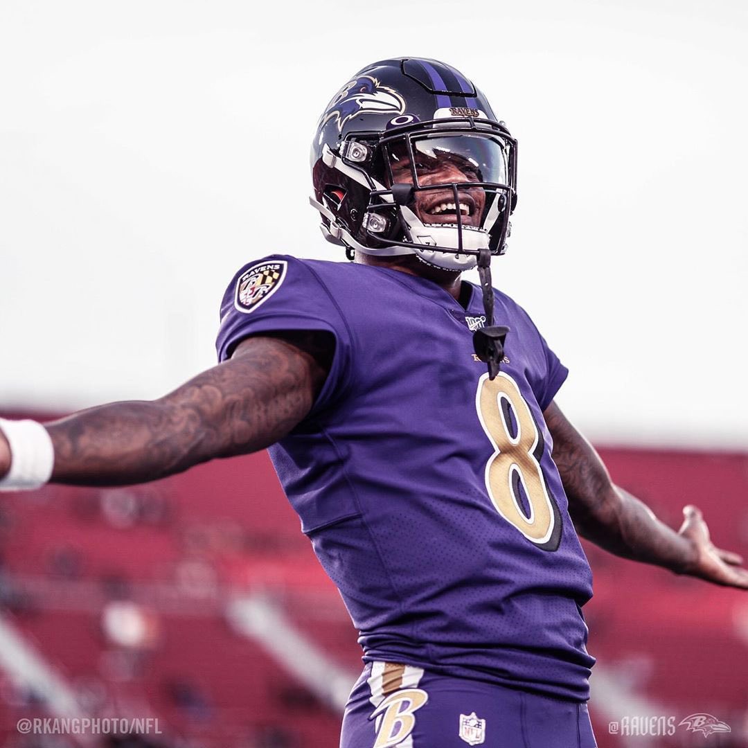 LiveRavenNation's tweet photo. Highest Passer Rating in NFL history
(min. 2,000 attempts)

Lamar Jackson           102.2
Aaron Rodgers            102.2
Joe Burrow                    101.1
Patrick Mahomes       100.8

(@PFF https://t.co/47D6Jw3xFD