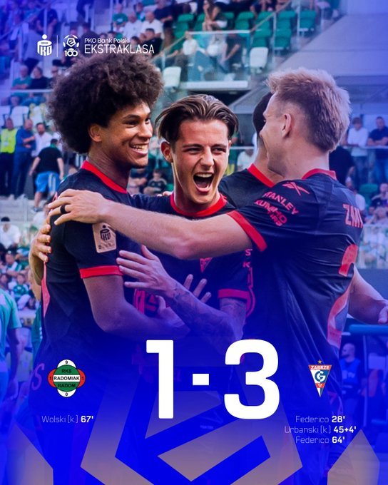 football_inf0's tweet photo. RADOMIAK RADOM 1:3 GÓRNIK ZABRZE - MOJE WNIOSKI #RADGOR
▪️Radomiak pod kątem kultury gry wyglądał dzisiaj fatalnie. Nie potrafili wyjść spod pressingu, nie potrafili dłużej utrzymać się przy piłce, nawet po odzyskaniu futbolówki bardzo szybko ją tracili. Co gorsza, zespół budowany jest właśnie pod kątem technicznym i ma przecież piłkarzy, którzy dobrze czują się z piłką (Dieguez, Camara, Wolski, Luquinhas). Dziś jednak kompletnie nie wychodziła im gra w piłkę, a w inny sposób też nie byli w stanie przeciwstawić się Górnikowi.
▪️Gospodarze rozegrali tak słabą pierwszą połowę, że Tomasz Kaczmarek musiał coś zmienić. Trener nie zdecydował się na zmianę ustawienia czy spore roszady na pozycjach, a zmienił tylko dwóch nowych zawodników, którzy po raz pierwszy grali w wyjściowym składzie - napastnika Fernanda Goure oraz lewoskrzydłowego Che Nunelly'ego. Obaj byli kompletnie niewidoczni (Goure 7 kontaktów z piłką, Nunelly 13) i po wejściu Abdoula Tapsoby oraz Ronaldo Lumungo mecz się bardziej wyrównał, Radomiak był częściej w polu karnym rywala, ale strat nie odrobił.
▪️W Górniku to już staje się tradycją, że w każdym okienku transferowym sprowadzają jakiegoś ciekawego skrzydłowego. Dziś Federico po raz pierwszy znalazł się w wyjściowym składzie, zdobył gole na 1:0 oraz 3:0 i wyglądał obiecująco. Bardzo dużo akcji przechodziło przez niego, potrafił prowadzić piłkę do skupienia rywali, czym tworzył więcej przestrzeni dla kolegów. Ciekawe na kogo postawi Michal Gasparik na skrzydłach w rewanżu z Ferencvarosem, bo ma cztery dobre opcje, ale żadnej wybijającej się.
▪️Słowacki szkoleniowiec przed czwartkiem będzie też mieć zagwozdkę na kogo postawić na środku ataku. Tym razem szansę od 1. minuty dostał Sondre Liseth i, mimo że nie trafił do siatki, rozegrał bardzo dobre zawody. Mnóstwo piłek utrzymał mając obrońcę na plecach, zapewniał zespołowi możliwość kontynuowania ataków. To była główna różnica pomiędzy Lisethem, a napastnikami Radomiaka, którzy takich zadań nie potrafili wykonać. Wracając do rewanżu z Ferencvarosem - tutaj Gasparik nie ma możliwości dobrania napastnika pod kątem bardziej pasujacego profilu do pomysłu na mecz, bo Liseth i Prekop mają bardzo zbliżoną charakterystykę.
▪️Początkowo nie oceniałem zbyt dobrze gry Maximiliana Dietza na pozycji nr 6, natomiast z każdym kolejnym meczem coraz bardziej się do niego przekonuje. Jak na zawodnika, który pół kariery spędził na środku obrony to nie ma typowych braków, które mogliby mieć stoperzy ustawieni jako defensywni pomocnicy. Ma dobry pierwszy kontakt, potrafi odebrać piłkę będąc plecami do bramki przeciwnika, gra odpowiedzialnie. Patrikiem Hellebrandem nie jest, ale ostatnie występy na solidnym poziomie.
▪️Fatalny mecz rozgrywał Adrian Dieguez. Jego błąd w rozegraniu dał przeciwnikom akcję, z której strzelili pierwszego gola. Następnie złe wybicie piłki pod pressingiem, które skończyło się trzecią bramką dla Górnika. Ponadto nie radził sobie w fizycznych pojedynkach z Lisethem. Już w Jagiellonii był stoperem, który zdecydowanie lepiej rozgrywa niż broni, natomiast dziś w obu elementach wyglądał słabo.
***
Będę wdzięczny za zostawienie ❤️ pod postem dla zwiększenia zasięgu ;)
📸 @_Ekstraklasa_