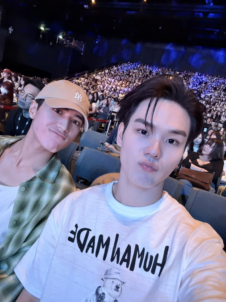 PKrittanun's tweet photo. เช็คอินคอนพี่จูมาคงับ https://t.co/QPt4lQs2ns