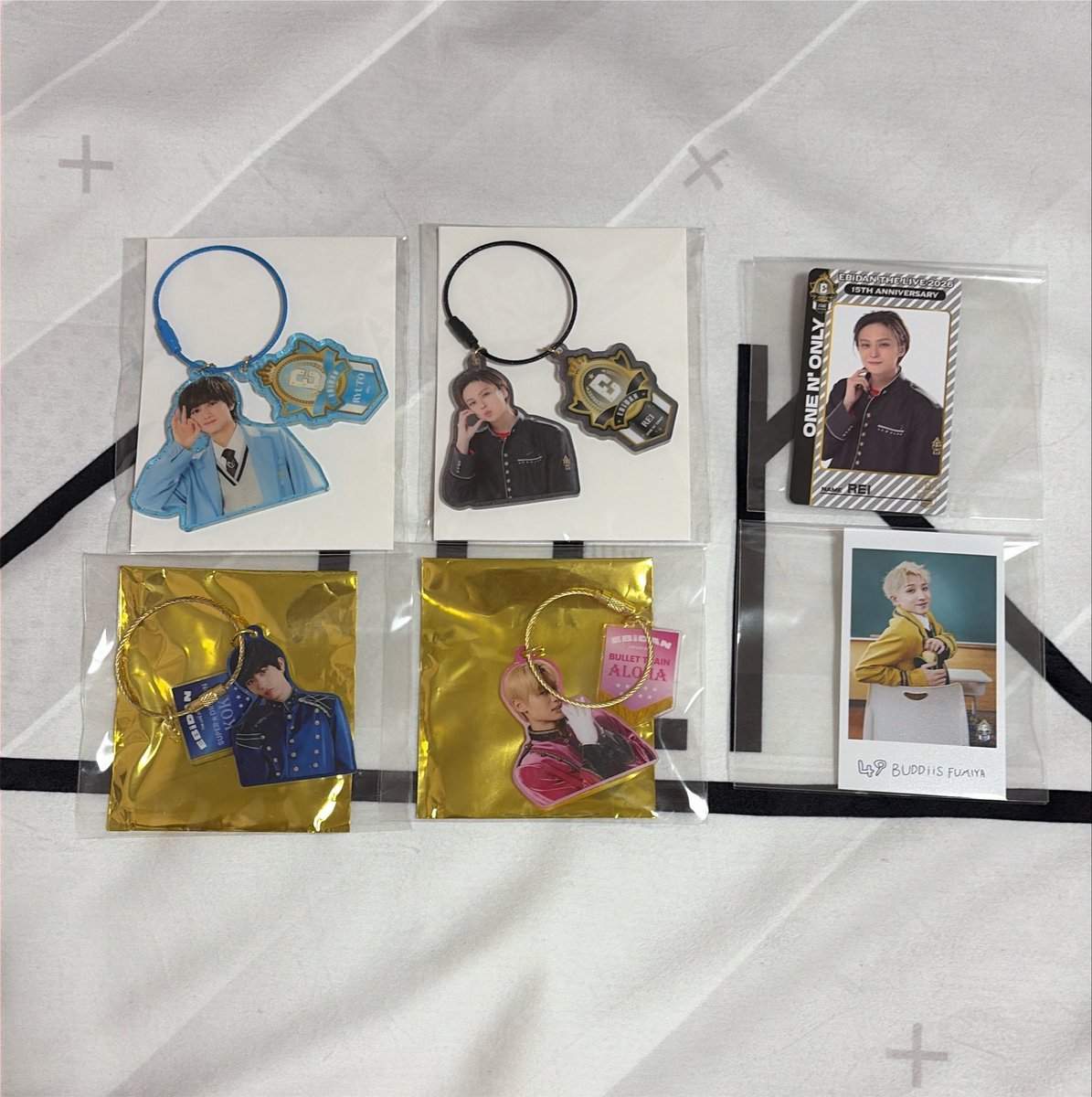 0ri23ym's tweet photo. エビライ グッズ 交換 チーム team E
キーホルダー 隣の席 ミニフォト

求 八神 山中
小泉↔(代行分のためREIキーホルダーとの交換のみ)

譲 山本 REI 田中洸希 アロハ FUMIYA

ミニフォト八神前のみ

札幌（エビライ初日会場外のみ可能）手渡しまたは郵送 https://t.co/UfGPfXWHT9