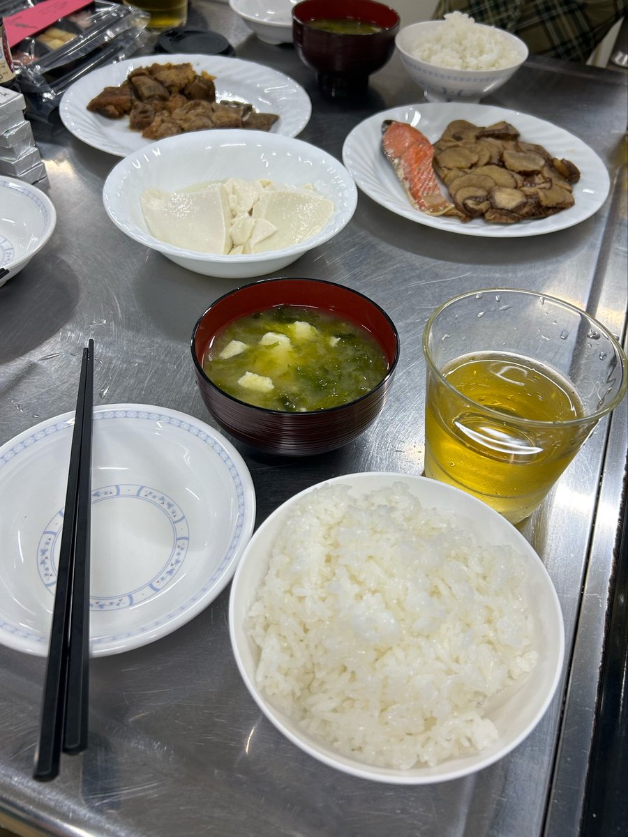 589I0's tweet photo. 秋田1日目ありがとうございました🪷🏗🍚

1部、2部とも天気良くて良かった！
美味しいもの沢山頂きました🙏♡

明日も秋田で主催ライブ、おしき生誕お待ちしてます！！ https://t.co/eti0kqH0NH
