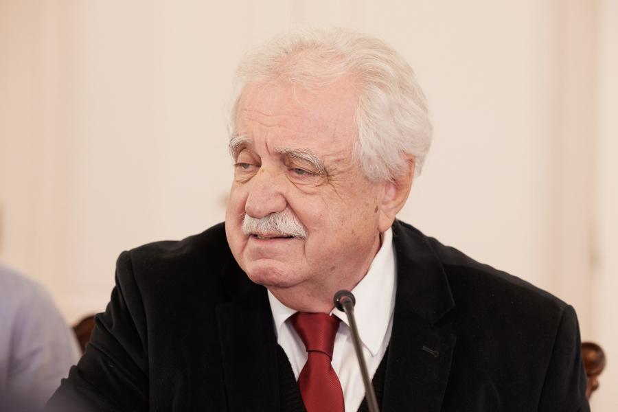 RXRqdEgogik2Z9P's tweet photo. Το 'Έβρος Μετά' έγινε 'Έβρος Ποτέ'!!!

Θυμάστε που είχαν βάλει τον Μπένο επικεφαλής της Ειδικής Επιτροπής για την Ανασυγκρότηση του Έβρου (γνωστής ως Επιτροπής «Έβρος Μετά») και του κεντρικού σχεδιαστή (Masterplanner) του προγράμματος;
Ο Στ. Μπένος δήλωσε προσβεβλημένος και συντετριμμένος και αποχώρησε. Το πρόγραμμα συρρικνώνεται μέχρι εξαφάνισης. Από τα 3 δις έπεσε στα 300 εκατομμύρια!!!

Είναι ψεύτες μέχρι αηδίας οι μητσοτακιστές!!!