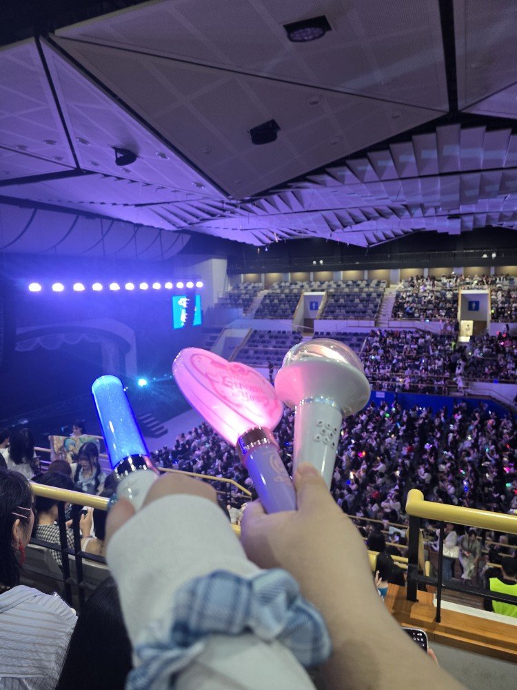 nslpeter's tweet photo. 드림라 너무 재밌었다
재력과 체력과 권력 넘치시는 분들 부러운
근본에 목청 터지고 눈물을 흘림
글로벌 진출 맛을 봤으니 계속 해'줘' https://t.co/BGZTDYcJ0w