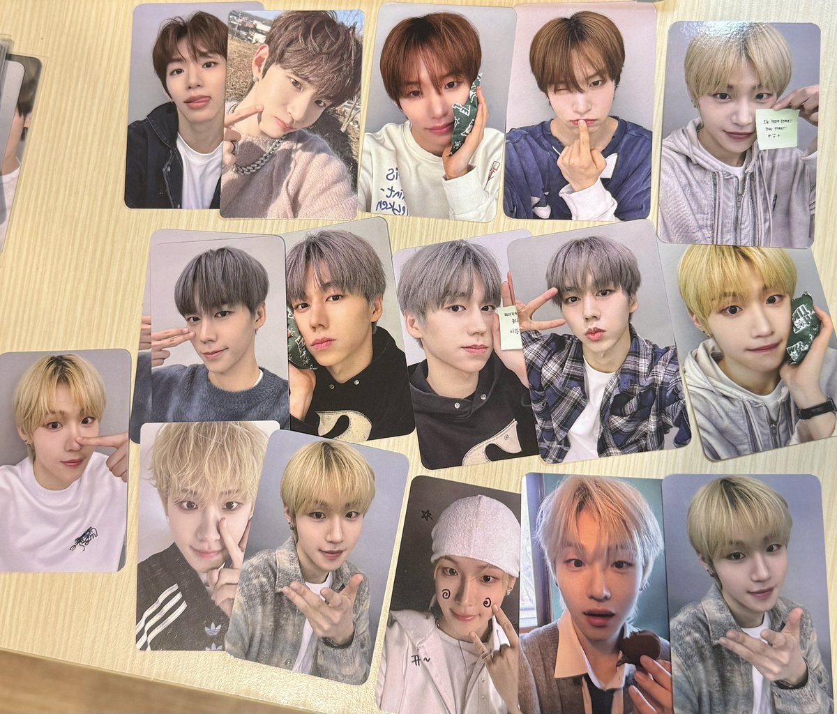 muuS2io's tweet photo. 튜넥스 쇼케, 공방포카 포토이즘 띠부씰 양도

개당 0.3
https://t.co/XtQ9N2rS0b

동규 인후 타이라 시환 아틱 성준 팬싸 대면 영통 포카 분철 럭드 럭키드로우 띠부띠부씰 스티커 https://t.co/9mBdK9Qw5C