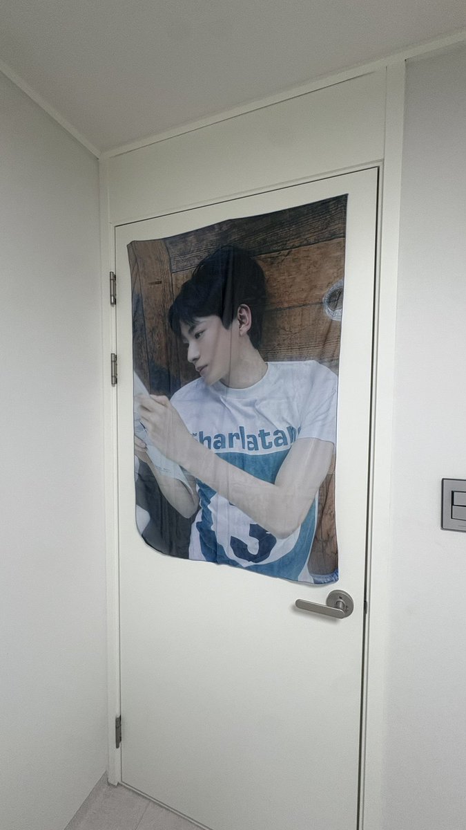 ohw1sh's tweet photo. 한순간에올화이트여고딩방에서
50대이상성욕아저씨냄새나는방으로변함ㅆㅂ https://t.co/mFIOMDUn2q