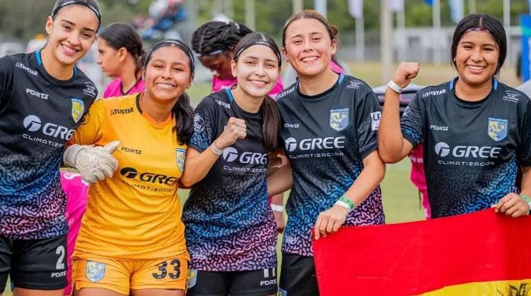 NotiBoliviaDep's tweet photo. #NotiBolivia │ Histórica clasificación: las bolivianas de Inter Stars Rush vencen a São Paulo y avanzan a la final ante River Plate

Leer más en: https://t.co/9uORVurzBe 

#Bolivia https://t.co/W9nHr8n0Kh