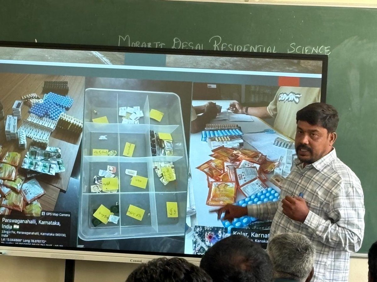 Mdr906's tweet photo. Parents  Lecturer Meeting held in the Morarji Desai Residential Science PU College, Parshwaganahalli, Kolar Taluk and District. In this meeting we are discussed the matters are Student educational progress, Food quality, cleanliness , child safety measures and Kreis Common test 1 https://t.co/79rGyD0oGQ