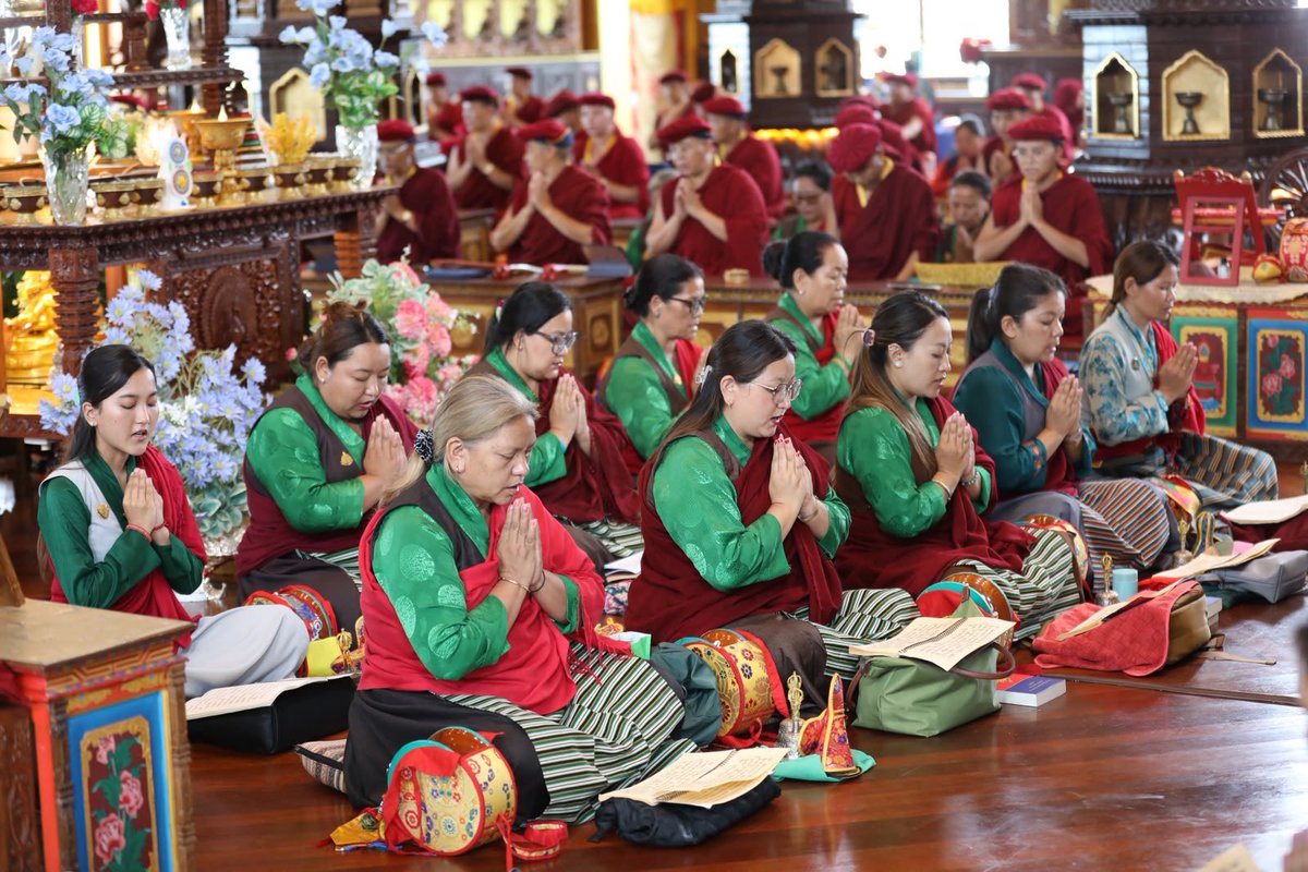 Drukpa's tweet photo. On the auspicious Dakini Day, the nuns of Druk Amitabha Mountain, together with members of Ama Tsokpa, YDA Nepal, and Drukpa Nepal, gathered in devotion to perform the profound Senge Tsewa Chöd practice.
#SengeTsewa #ChodPractice #DakiniDay #DrukAmitabhaMountain #Drukpa https://t.co/8OmqHg5pqf