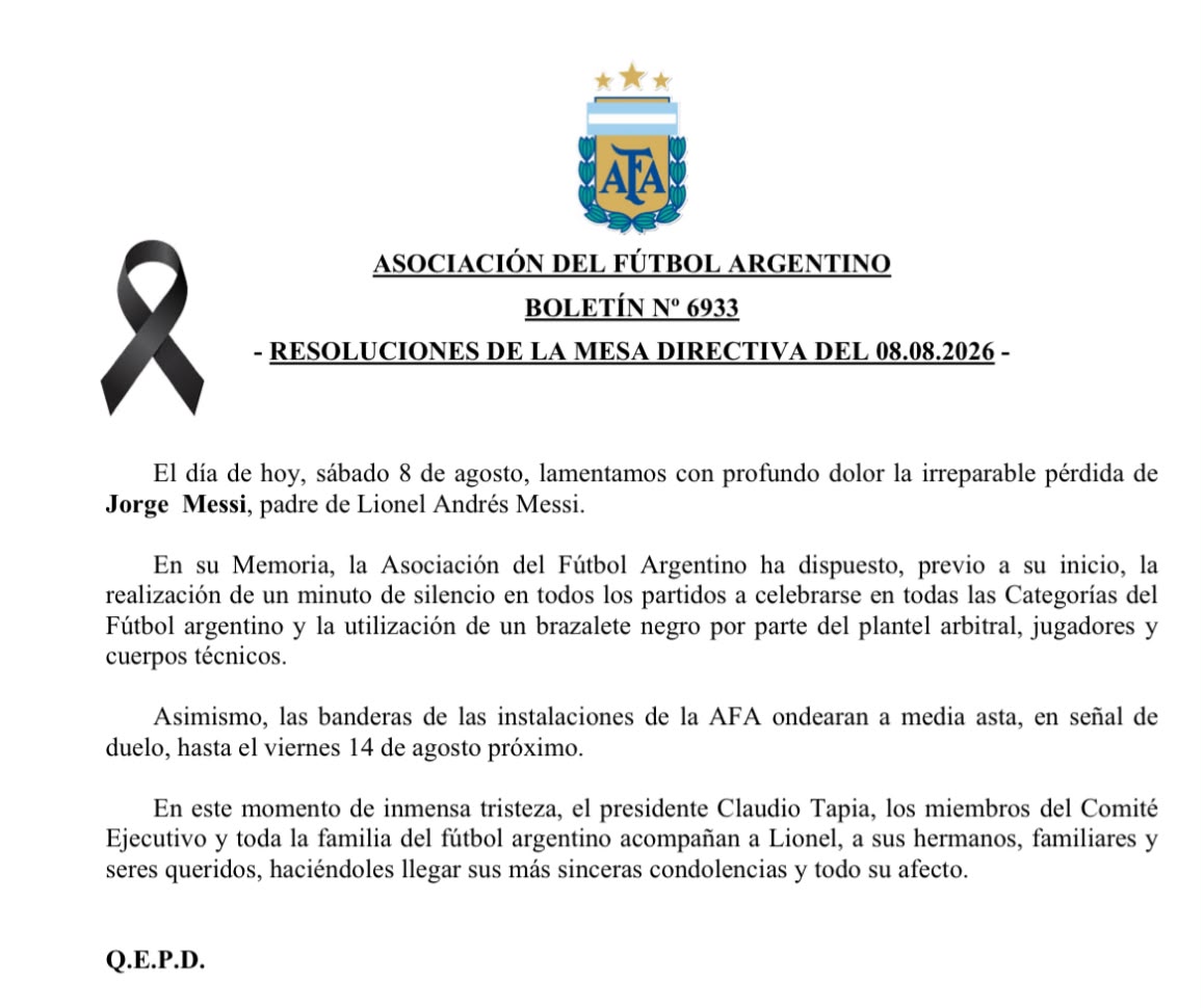 okdobleamarilla's tweet photo. 🚨 #ALERTA | FALLECIÓ JORGE MESSI: HABRÁ MINUTO DE SILENCIO Y BRAZALETE NEGRO EN TODOS LOS PARTIDOS DEL FÚTBOL ARGENTINO

📌 En reconocimiento al padre de Lionel, la Asociación del Fútbol Argentino decidió hacer este homenaje que incluirá a jugadores, cuerpos técnicos y árbitros

📌 Habrá bandera a media asta en el Predio de Ezeiza