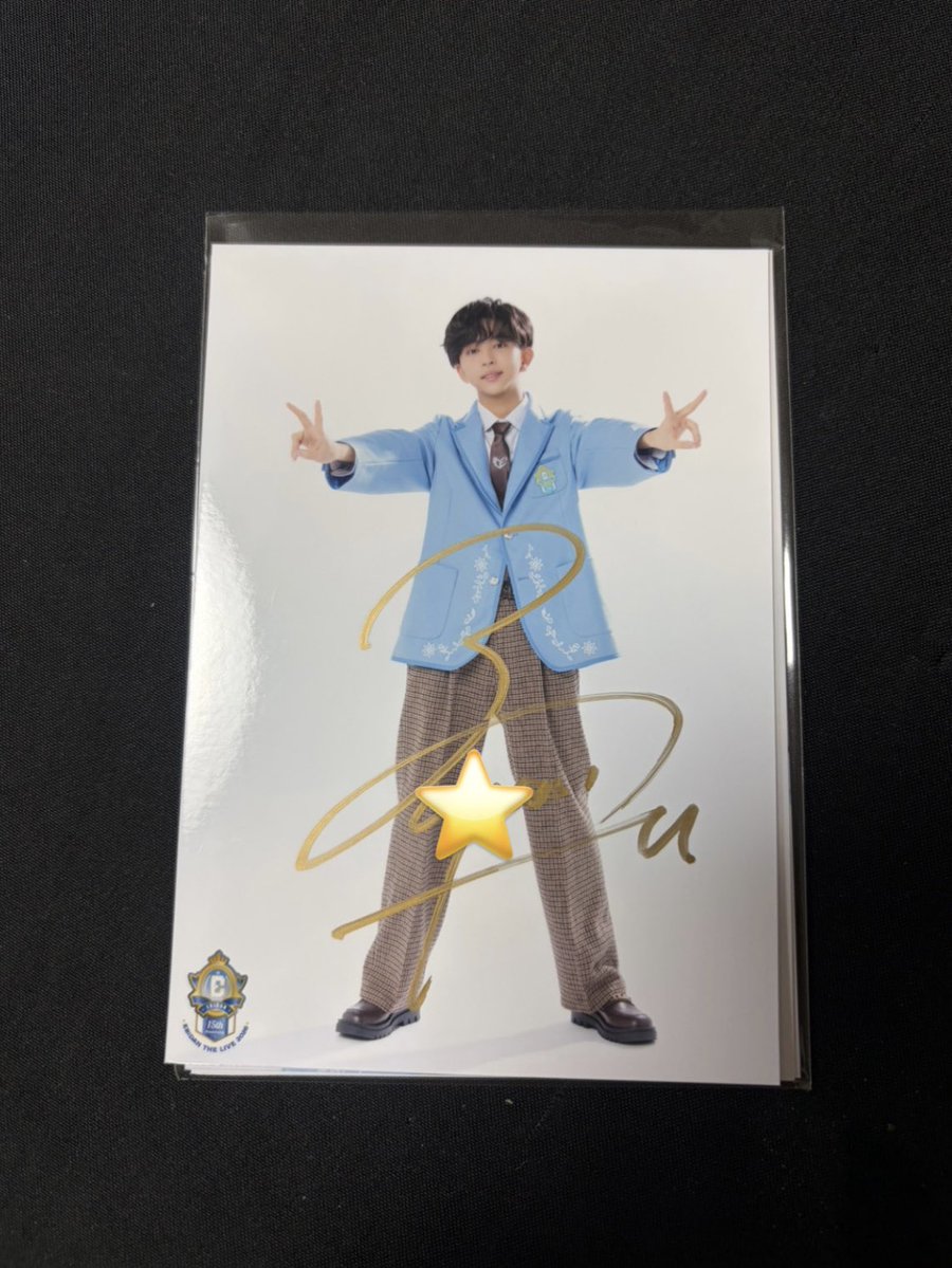 ehfzll1's tweet photo. ICEx エビライ グッズ 生写真 交換

【譲】八神 サイン入り

【求】筒井 サイン入り（画像🧡）

8/9手渡し、もしくは関西にて手渡し、郵送

下画像参照、お気軽にご連絡ください。 https://t.co/ksT0Z4SuG4