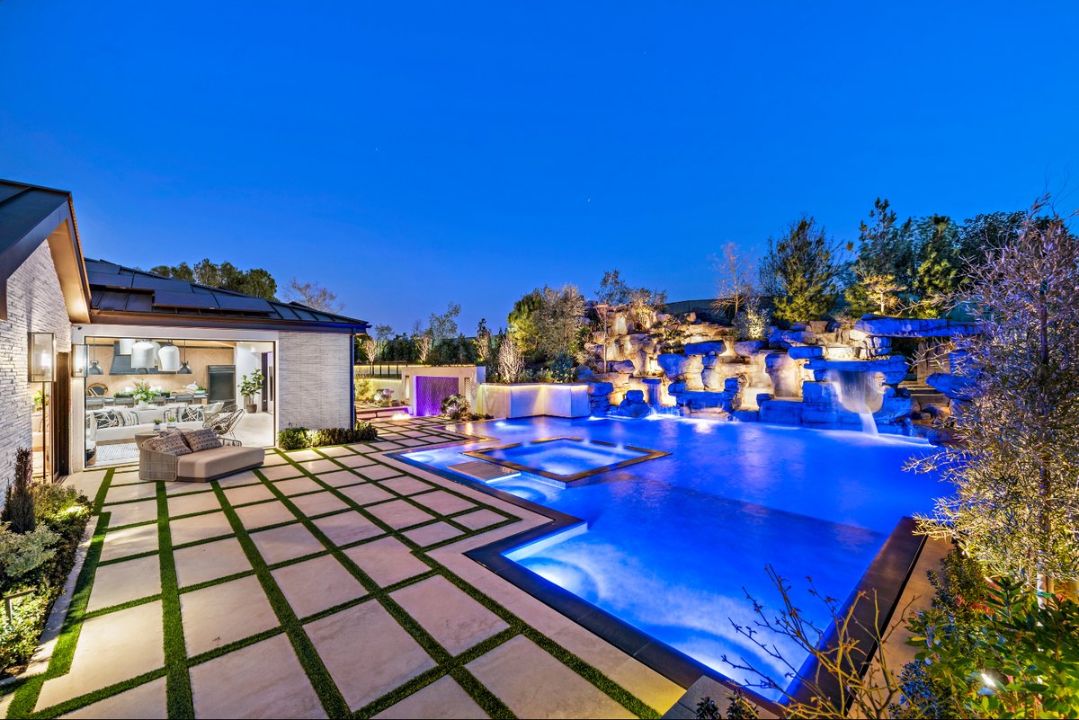 ProscapesOC's tweet photo. Design your happy place. 🦩✨
 
Tap the link in our bio to learn more and get a quote.

#CalimingoPools #ResortLifestyle #BackyardBliss #StaycationVibes #PoolLife #OutdoorLiving #HomeOasis #PoolsideViews https://t.co/uDMfKsLRNo