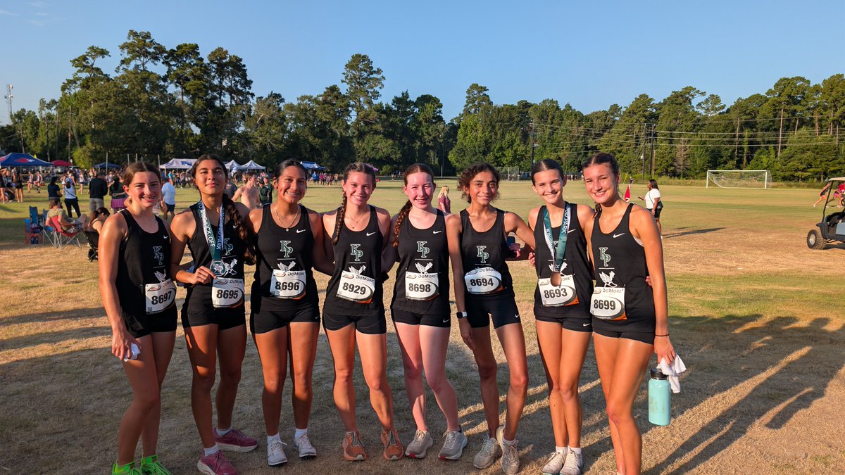 KParkGirlsXC_TF's tweet photo. Some pics from our season opener! Varsity got 4th off the tie breaker and JV are meet CHAMPS. Indy medalists in comments 😊 
@HumbleISD_KPHS @KMSLadyCougars @HumbleISD_Ath @kphsasbc https://t.co/Fg2Lb06WAL