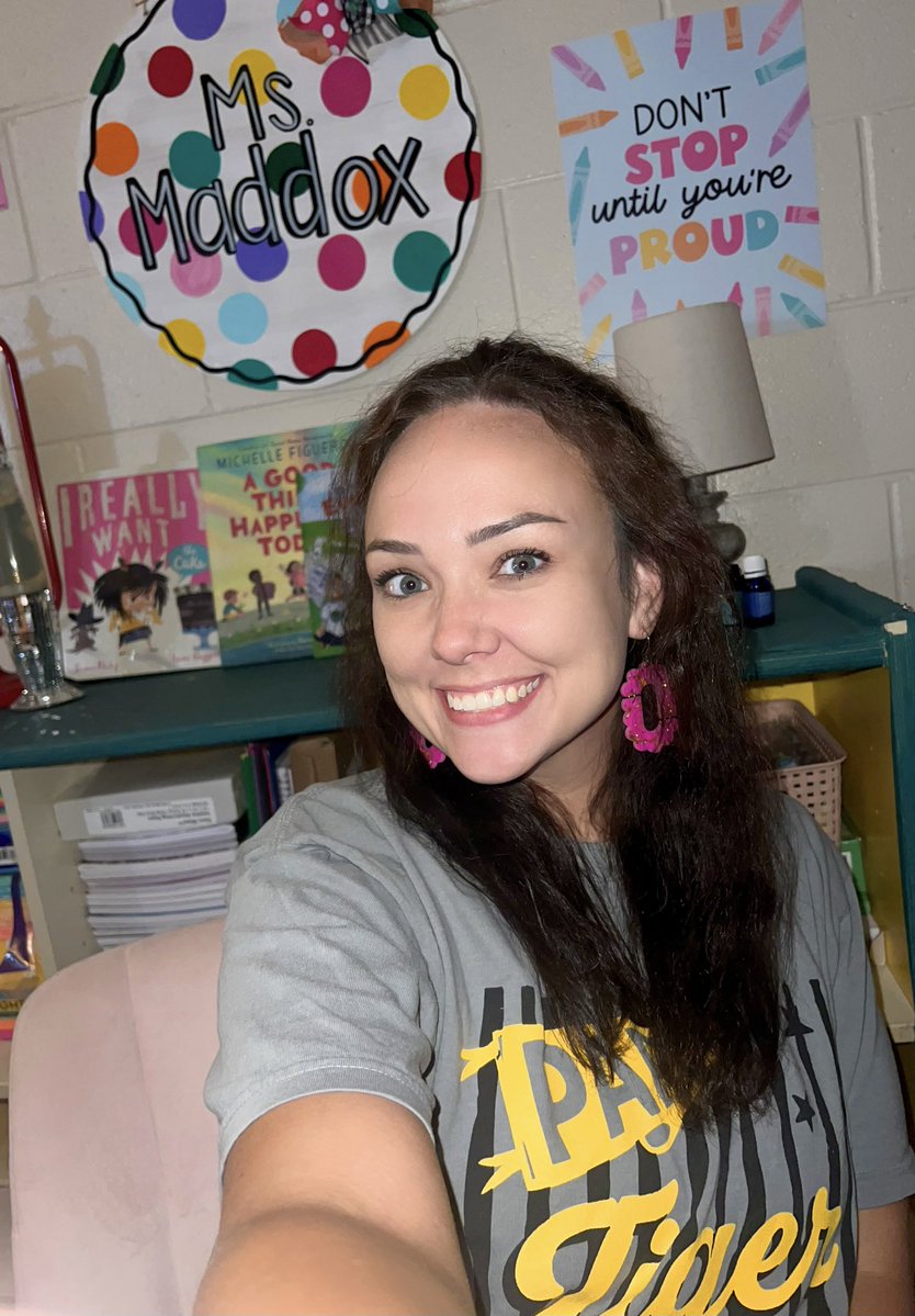 MaddoxBerk49658's tweet photo. Hello!!! I am Ms. Maddox, 2nd grade #teacher. I have my undergraduate, masters, and specialist degree in #EarlyEducation. I also have my #ESOL certification, and I am certified in #Growingreaders. β¨π
There are a couple more things that my kiddos and I would very much appreciate being #donated. #wishlist #teacher
https://t.co/UDu6YaXB01
