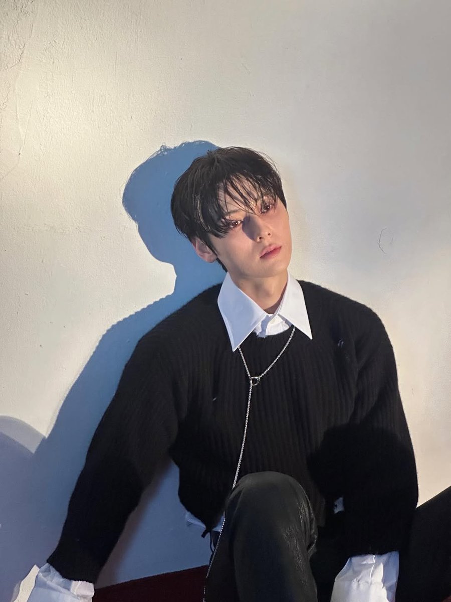 jeon_shell's tweet photo. #HappyHwangMinhyunDay🎂🍱🎁🎉💝🥳🍔
Many many happy returns of the day Hwangdo's king👑 hope you have wonderful day and productive year ahead. Eat well sleep well...also stay healthy, happy and safe❣️🥰🤩😘😍💖 https://t.co/dfylQ09rsb